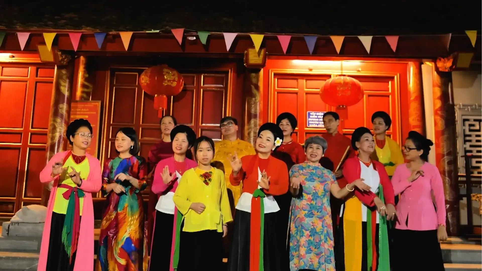 Sân khấu xưa, hồn chèo nay | Hà Nội đến để yêu | 27/09/2025